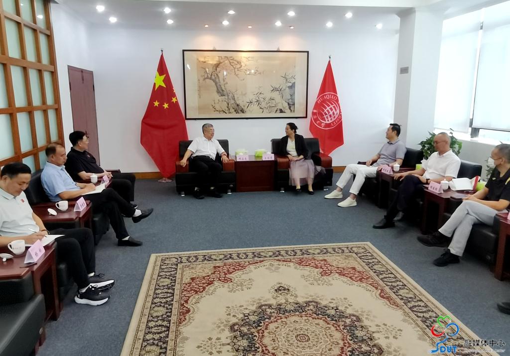校领导赴华侨大学座谈交流赴泉州访企拓岗