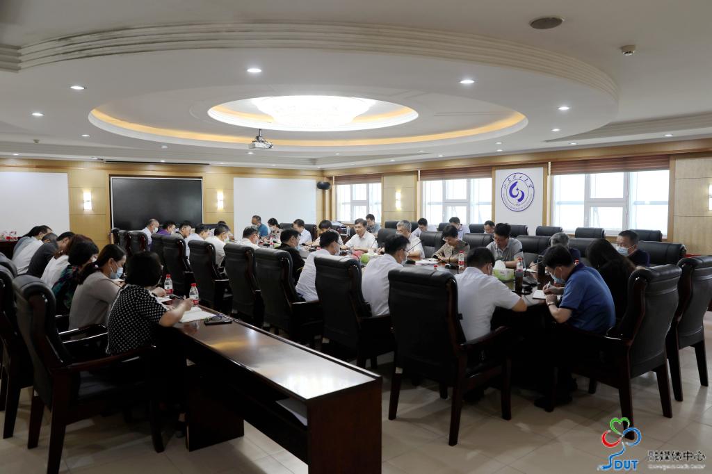【聚焦党代会】学校召开第四次党代会党委工作报告征求意见座谈会