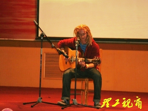材料科学与工程学院2011年社会实践表彰会暨迎新晚会举行