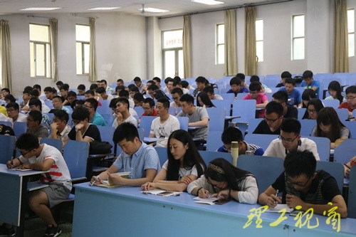 机械工程学院举行学生党员“两学一做”党课培训