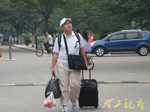 感恩学长　憧憬未来